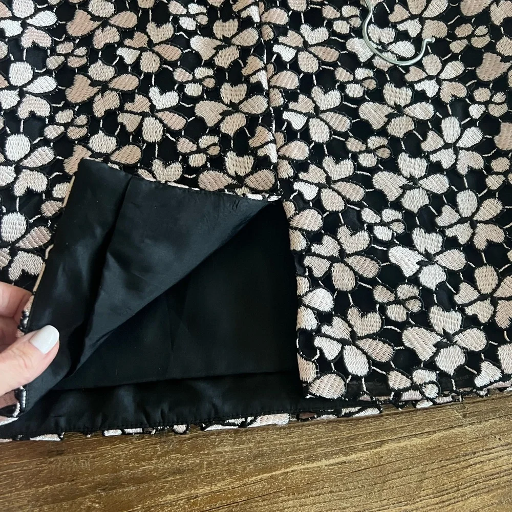 Women’s NEW NEVER WORN DRESS - Picture 5 of 9